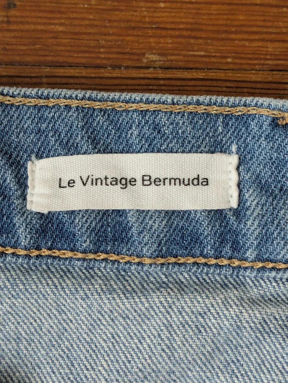 FRAME Le Vintage Bermuda Denim Shorts Medina Light Wash 23